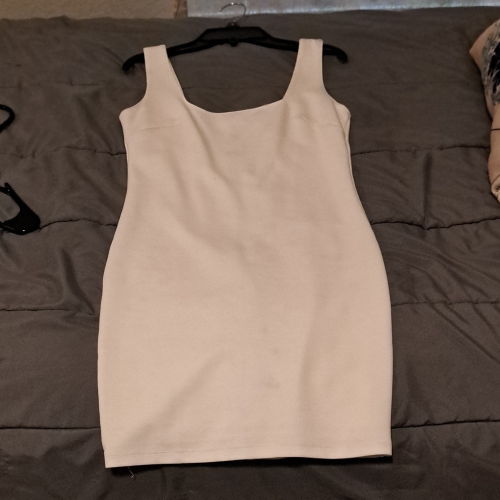 Chic Cream Sleeveless Dress